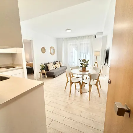 Castro Holidays - Apto B Nuevo Centrico Con Garaje Gratis Apartment
