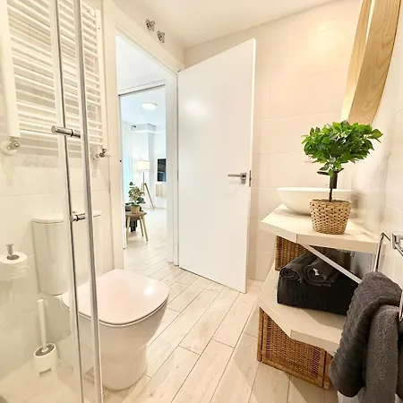 Castro Holidays - Apto B Nuevo Centrico Con Garaje Gratis Apartment *